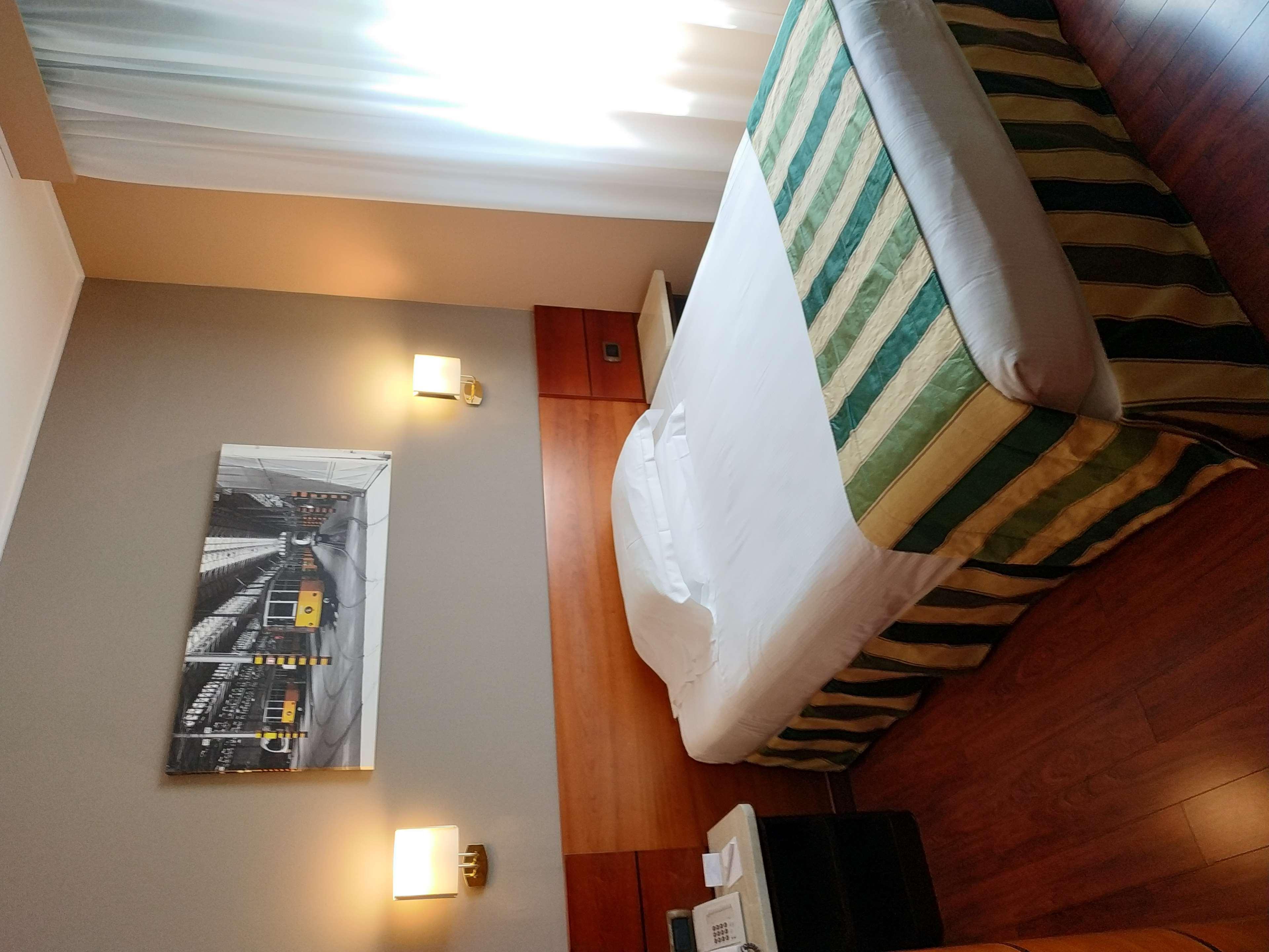 Mirage Sure Collection By Western Hotel 4*